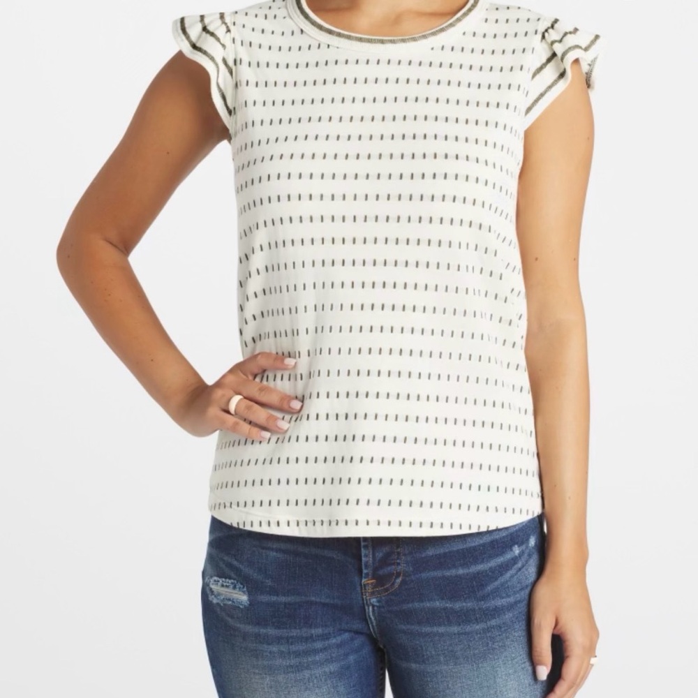 Flutter sleeve knit top
